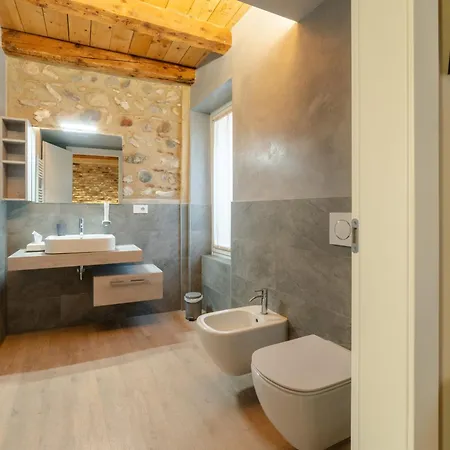 بيت ضيافة La Casa In Paese بسكييرا ديل غاردا
