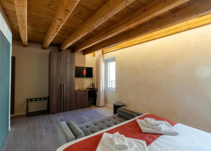 La Casa In Paese 3*